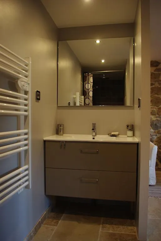 La Maison Dans Les Nuages Secheras Bed & Breakfast