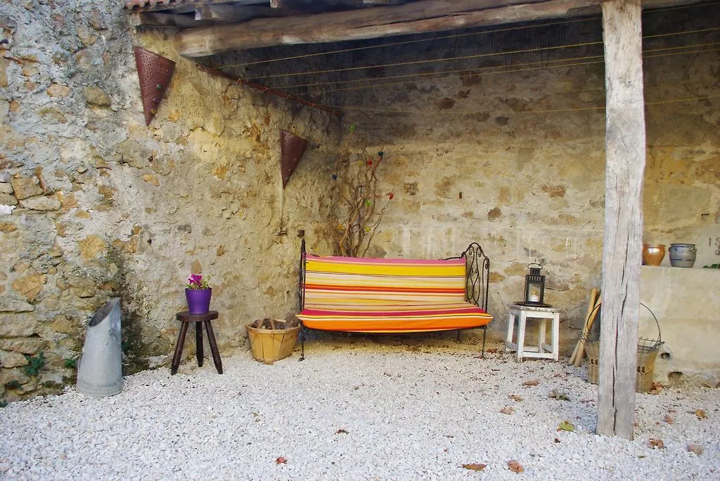 La Maison Dans Les Nuages Secheras Bed & Breakfast